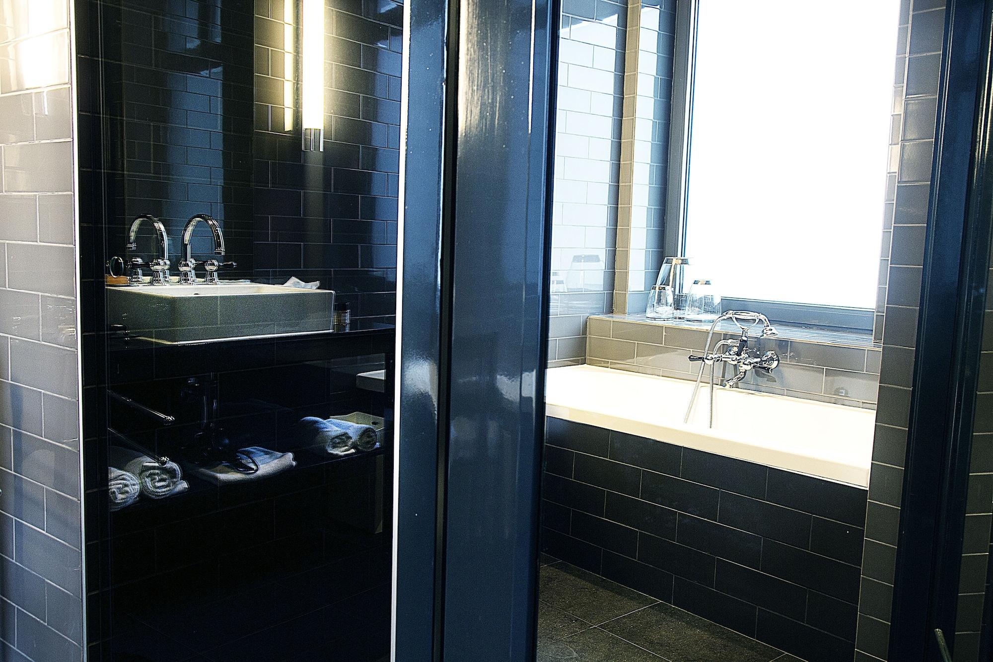 Hotel Les Nuits Antwerpen Bagian luar foto