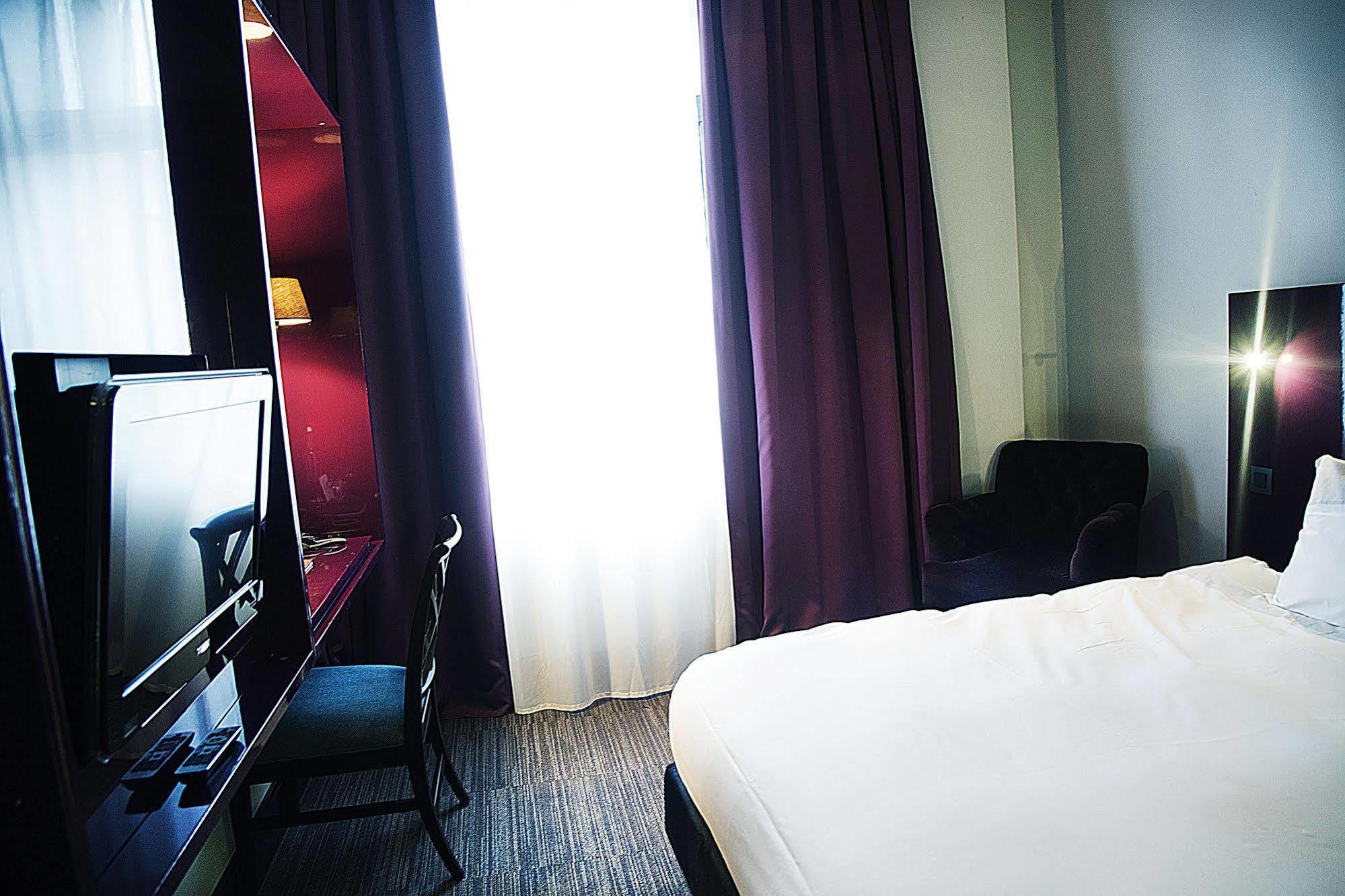 Hotel Les Nuits Antwerpen Bagian luar foto
